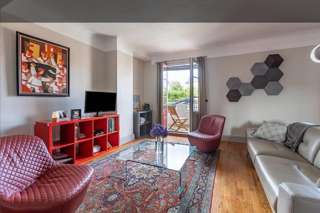 Exceptionnel 3 Pieces Art Deco En Dernier Etage Avec Garage Prive Centre Biarritz Apartment Exterior foto